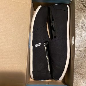 Black Canvas Classic Toms